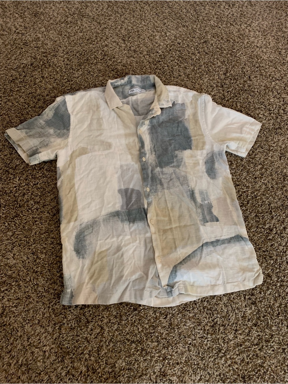 Zara Men's Short-Sleeve Button-Down Shirt in White with Gray & Tan Brushprint